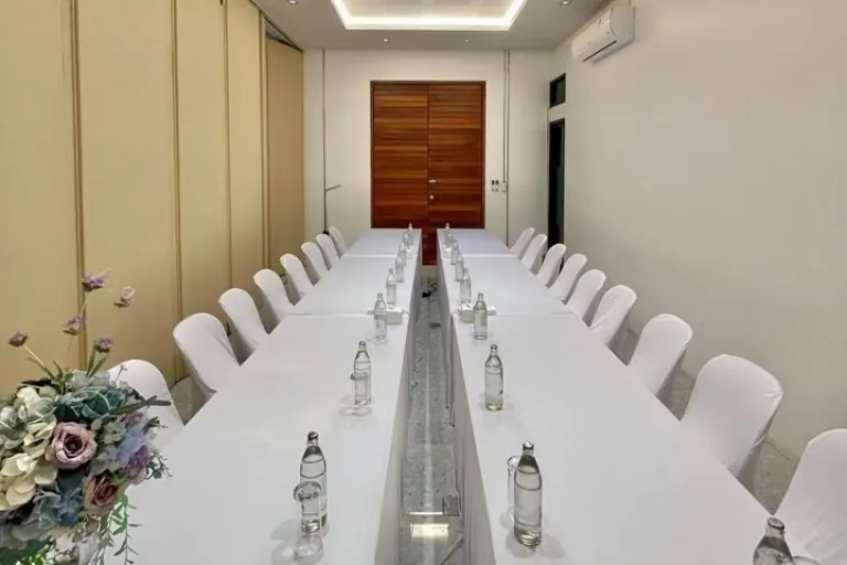 จัดรูปแบบโต๊ะประชุมได้ตามใจคุณ